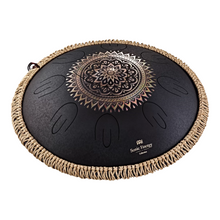 Tambor Metálico de Lengüetas 16" – Escala D Kurd, Diseño Floral Grabado, Negro